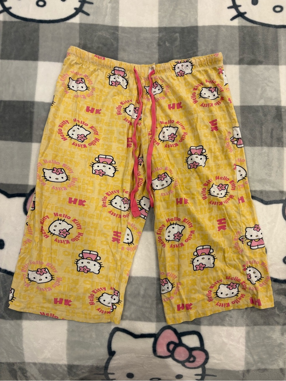 Vintage 2009 Hello Kitty Sanrio Yellow Pink Capri Pajama Pants